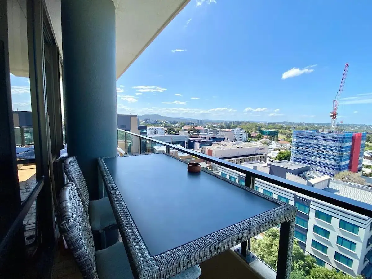The Summit Apartments - Spacious 9Th Floor Apartment Brisbane